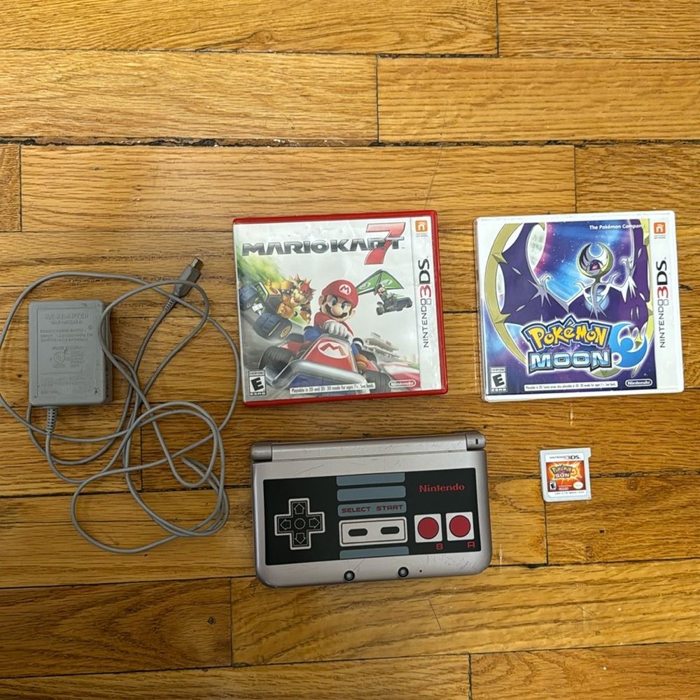 Nintendo 3DS XL Retro Silver Edition